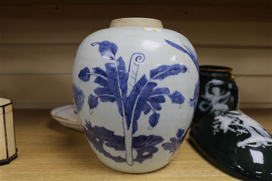 A Chinese blue and white ginger jar height 24cm